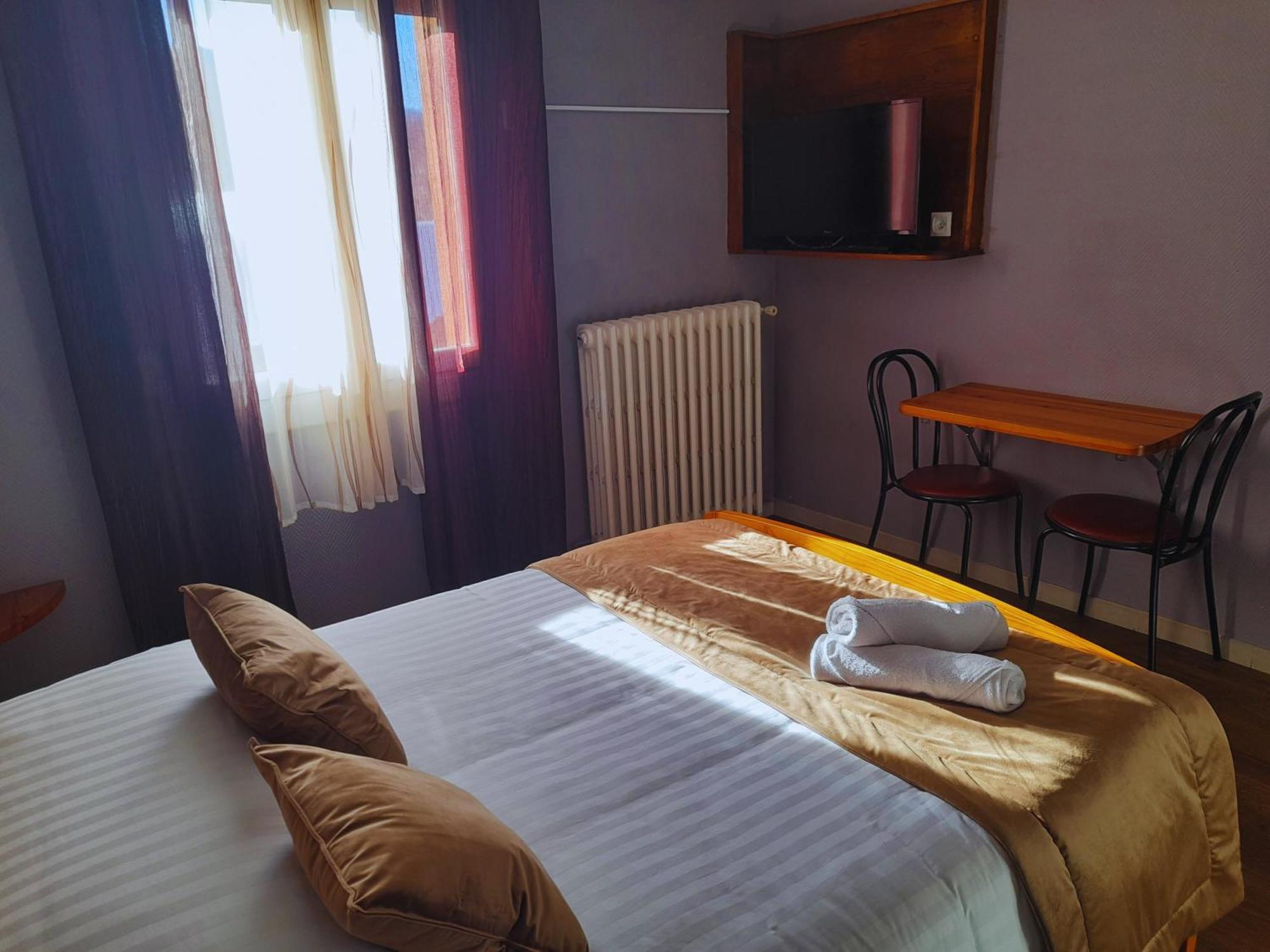 Le Catalan - Hotel Et Appartements モン・ルイ エクステリア 写真