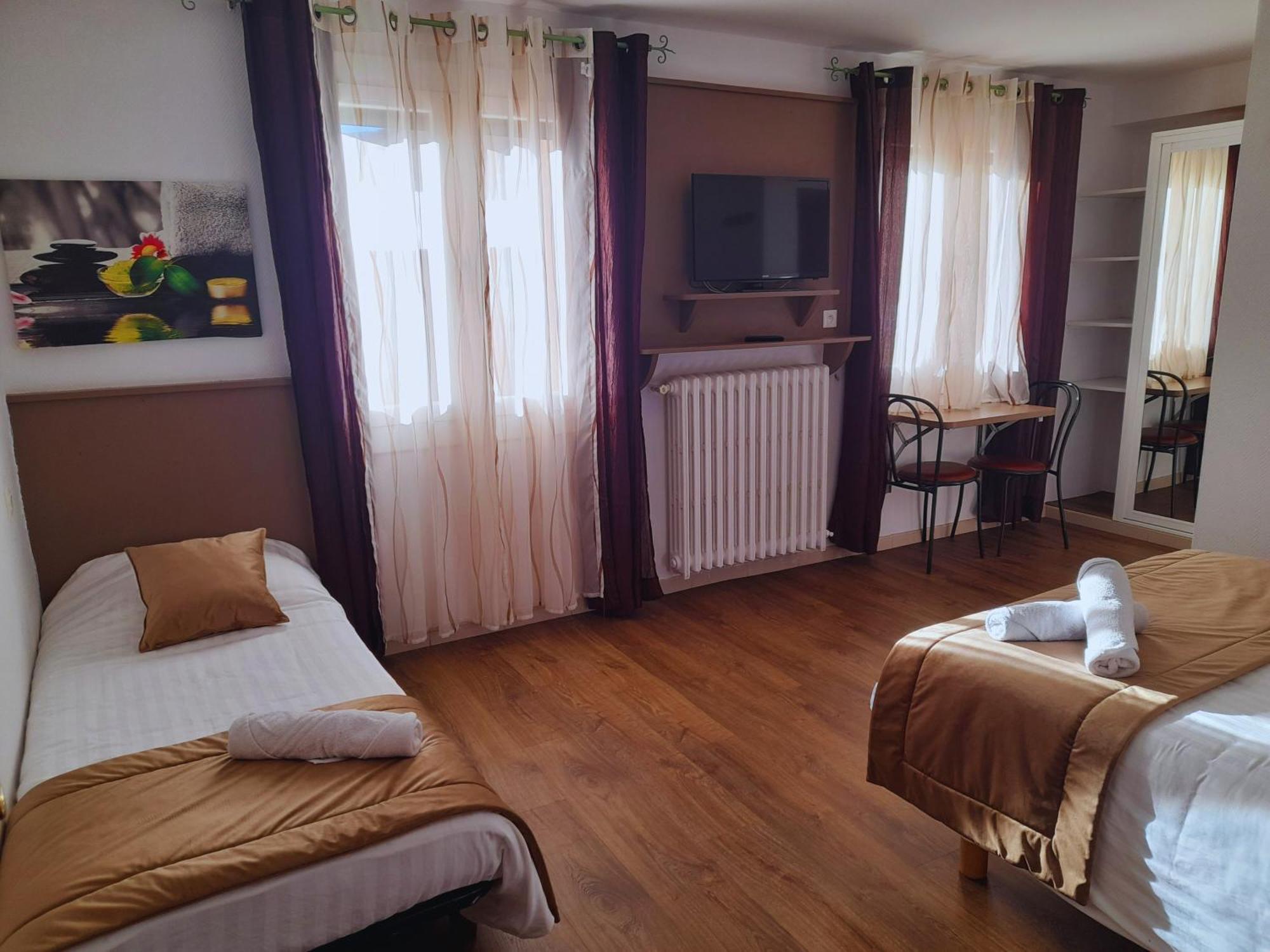 Le Catalan - Hotel Et Appartements モン・ルイ エクステリア 写真