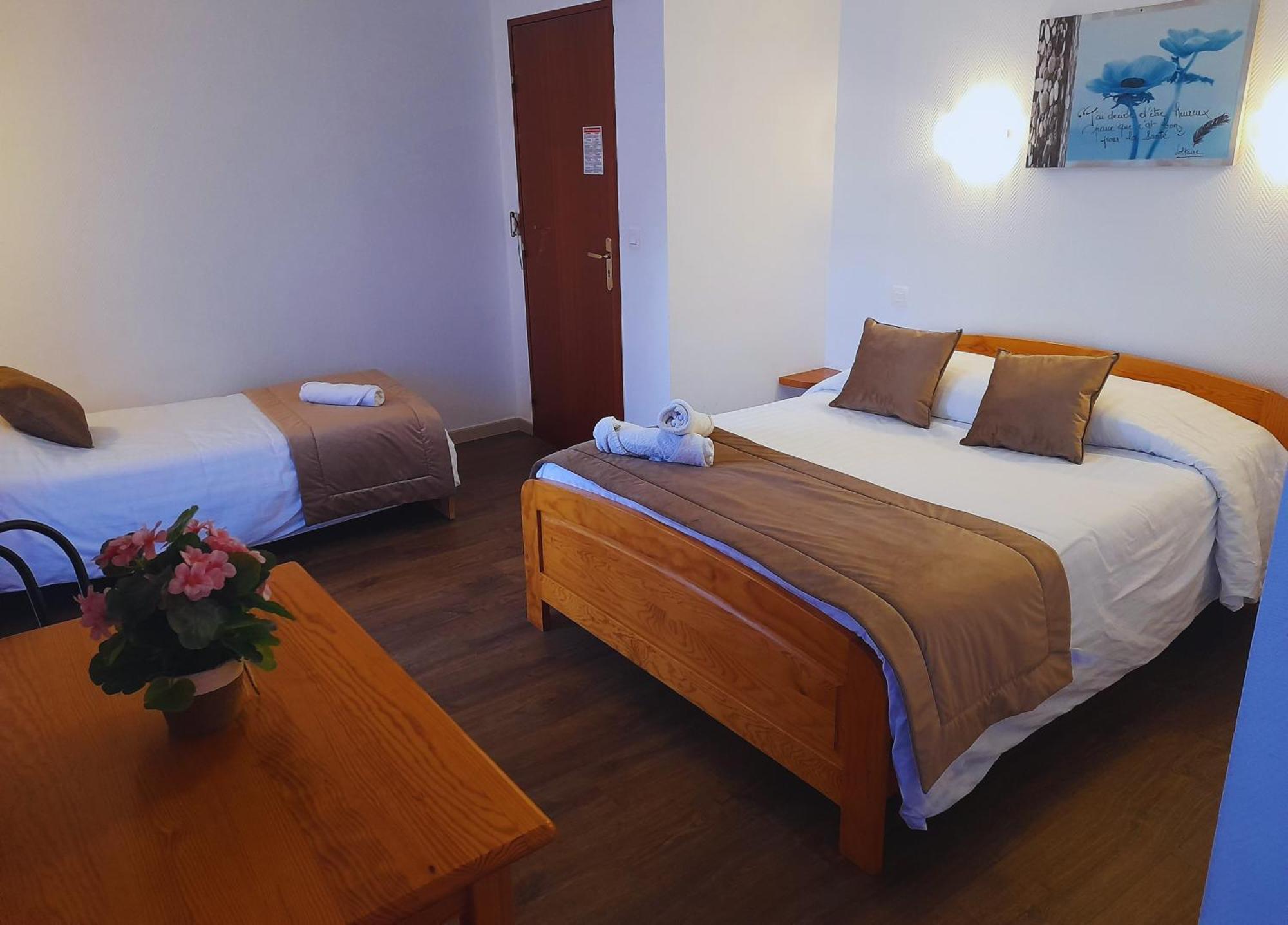 Le Catalan - Hotel Et Appartements モン・ルイ エクステリア 写真